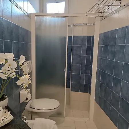 Апарт-отель Queen Mary Каттолика