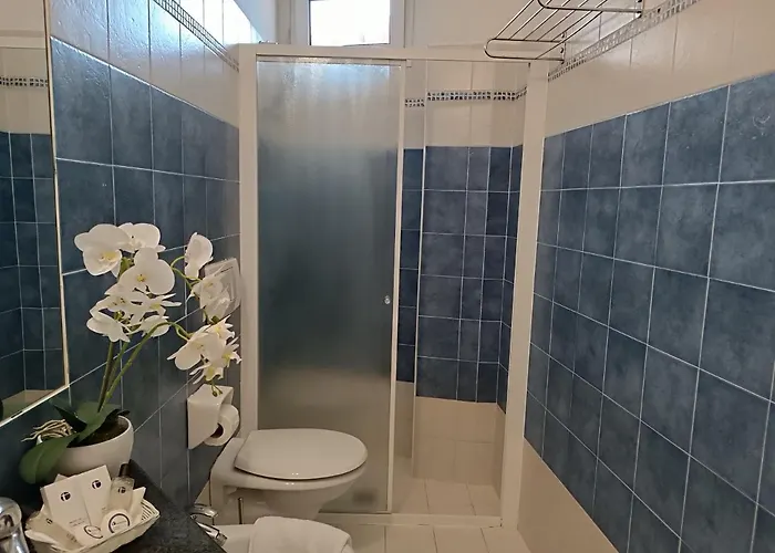 Апарт-отель Queen Mary Каттолика