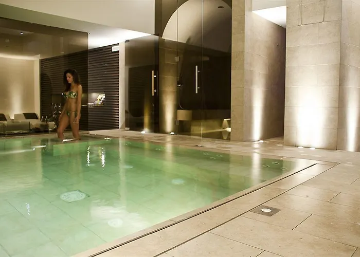 Queen Mary Апарт-отель Каттолика